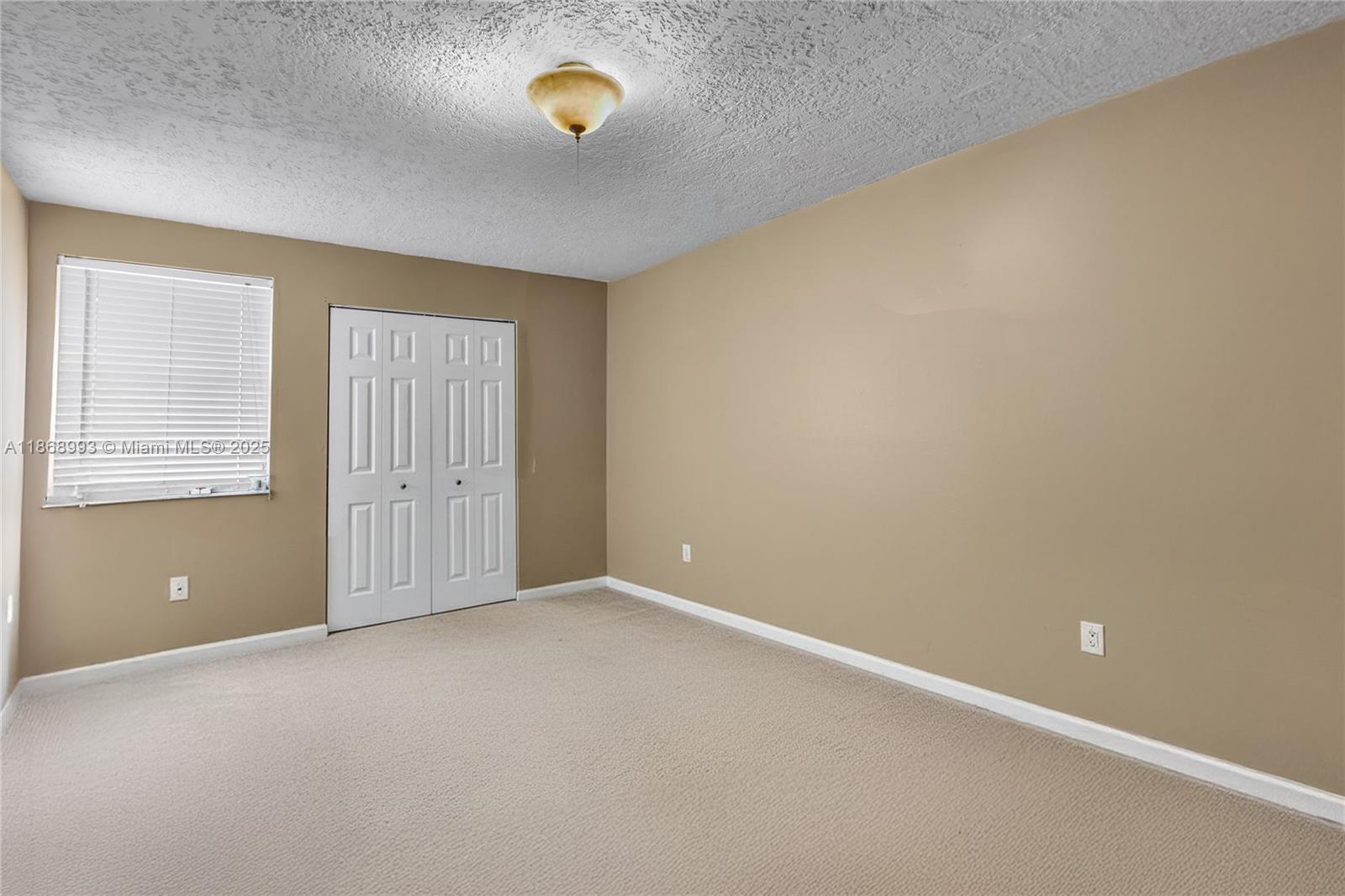 CIRCLE VILLAS (THE) CONDO - Residential