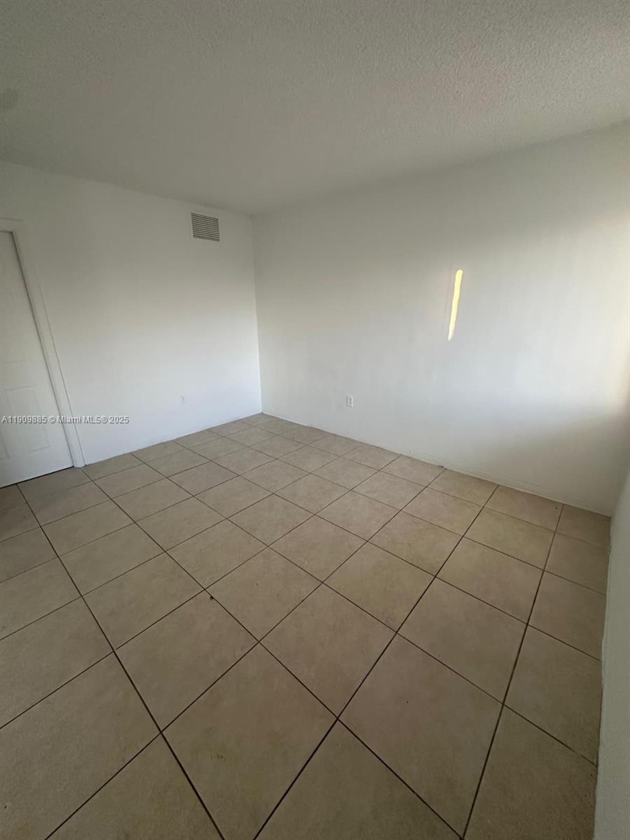 101 FORT LAUDERDALE CONDO - Residential Lease