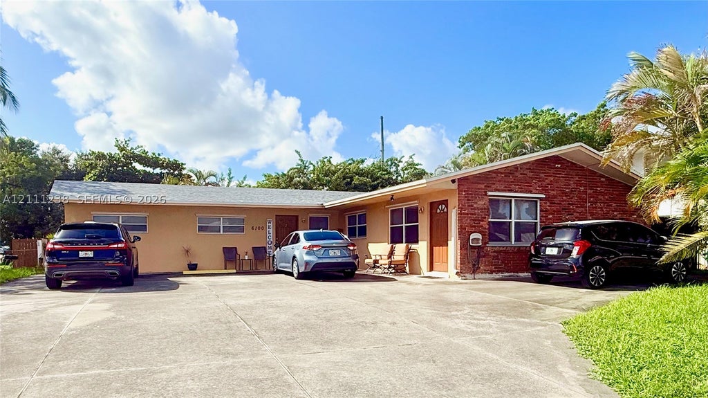 Photo of 6100 SW 37th St, Davie, FL 33314 (MLS # A12111238)
