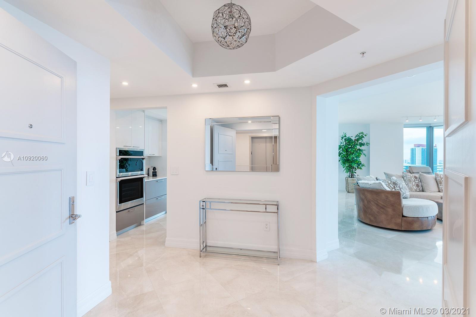 DIPLOMAT OCEANFRONT RESID - Residential Lease