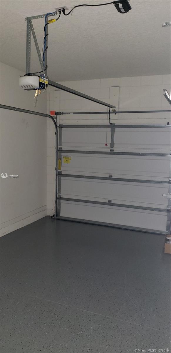 COMPASS BAY - Residential Lease