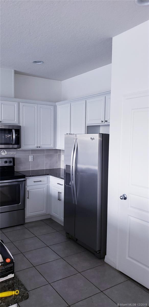 COMPASS BAY - Residential Lease