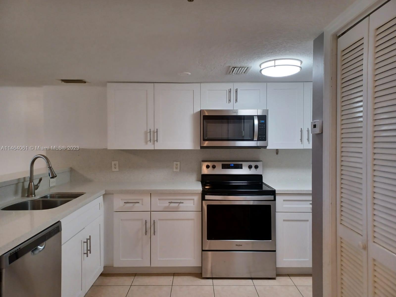 Perfectly situated, this 1 Bed/1Bath condo unit is a gem in a meticulously maintained building. Recently painted, the unit exudes freshness. The highlight is the spacious, newly remodeled kitchen equipped with new appliances, abundant pantry space, and seating for 4 at the counter. Convenience is key with an included washer and dryer inside the unit and an assigned/covered parking space. The building offers fantastic amenities including a gym, card room, and community room. Enjoy a prime location just minutes away from Brickell, Coconut Grove, Downtown, and Coral Gables. Experience the essence of downtown living without the hassle of Brickell traffic. This is boutique living at its finest, set in a well-managed and secure building. Don't miss the opportunity to call this condo home!