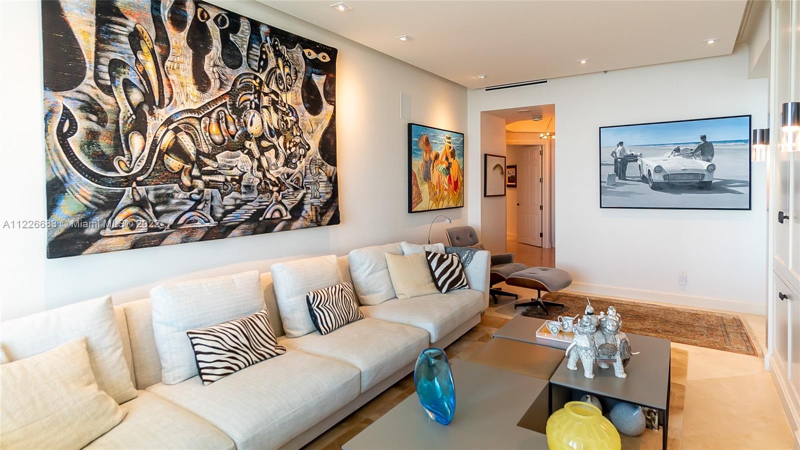 SANTA MARIA CONDO - Residential