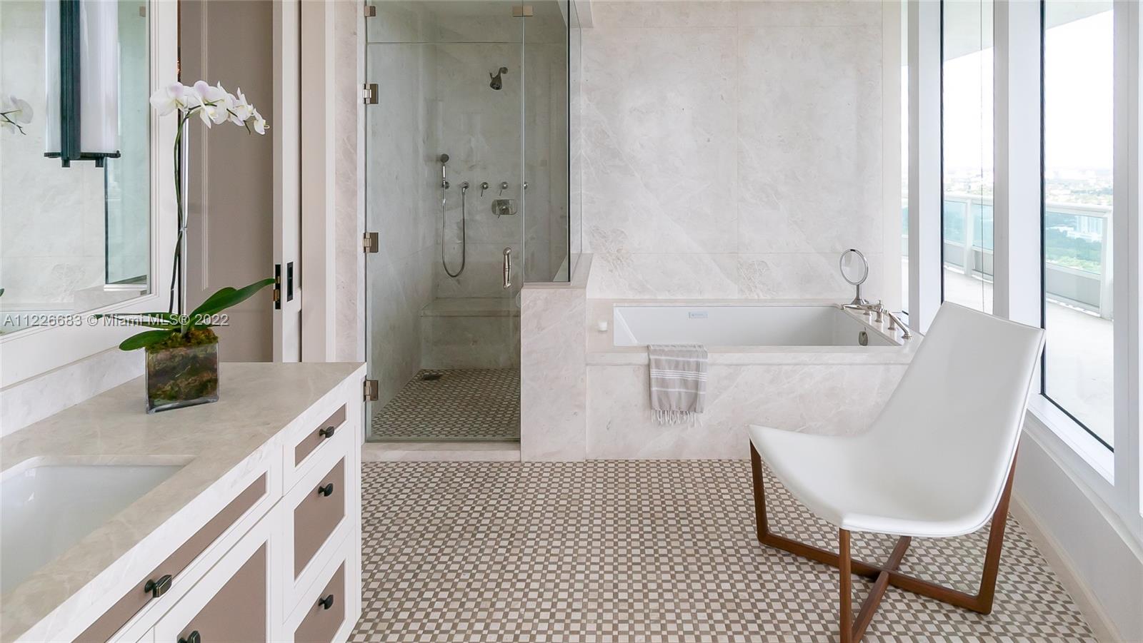 SANTA MARIA CONDO - Residential