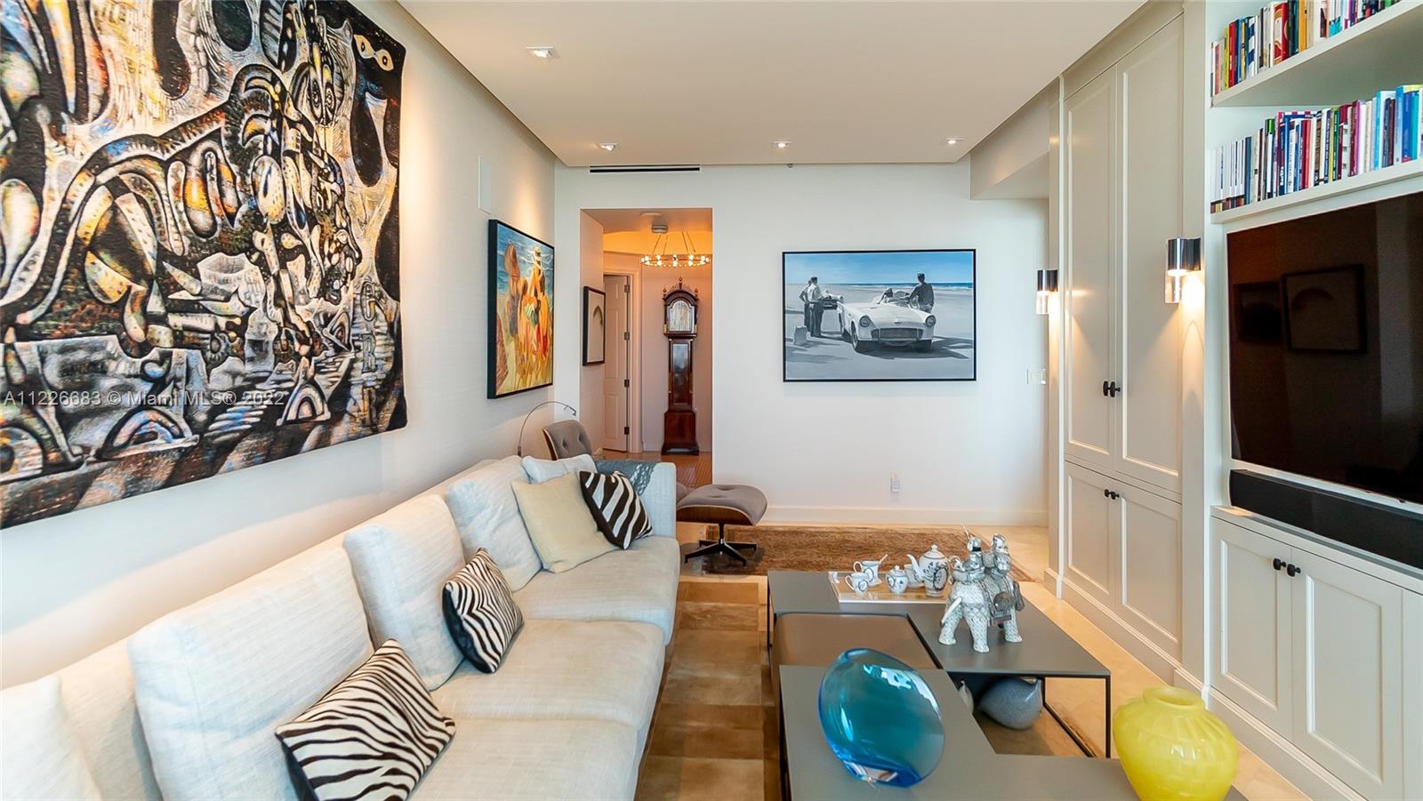 SANTA MARIA CONDO - Residential