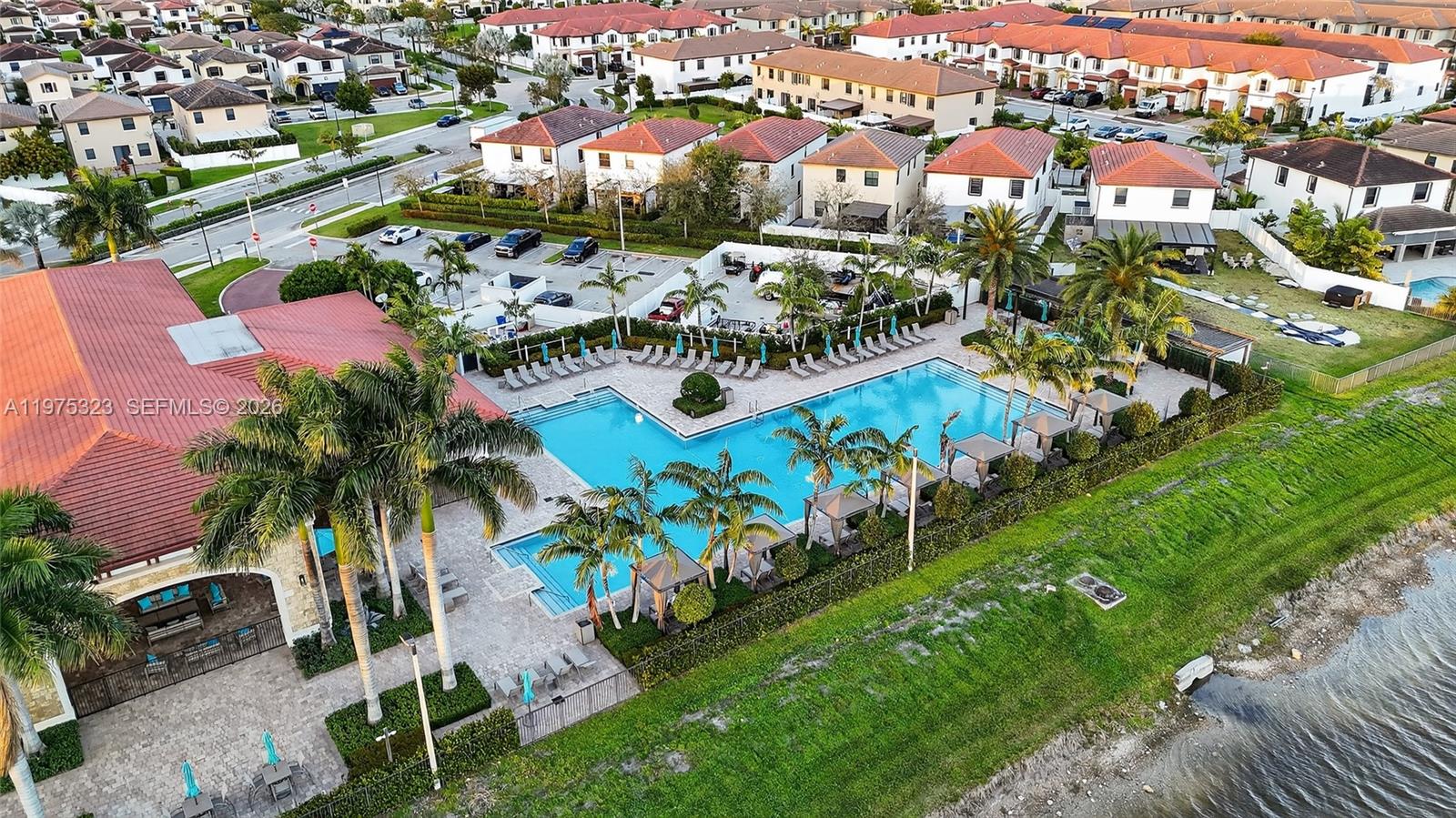 AQUABELLA SECTION ONE - Residential