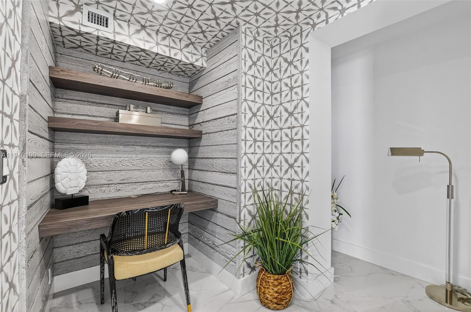 ADMIRALS WALK TOWER CONDO - Residential