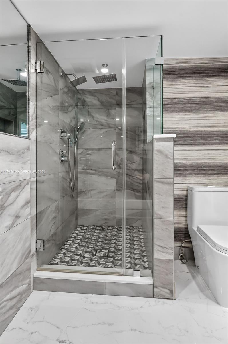 ADMIRALS WALK TOWER CONDO - Residential