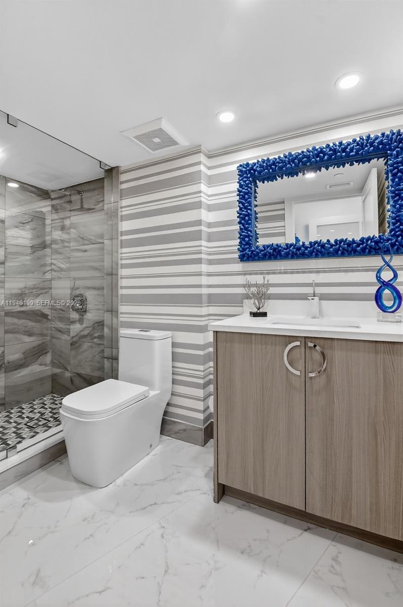 ADMIRALS WALK TOWER CONDO - Residential