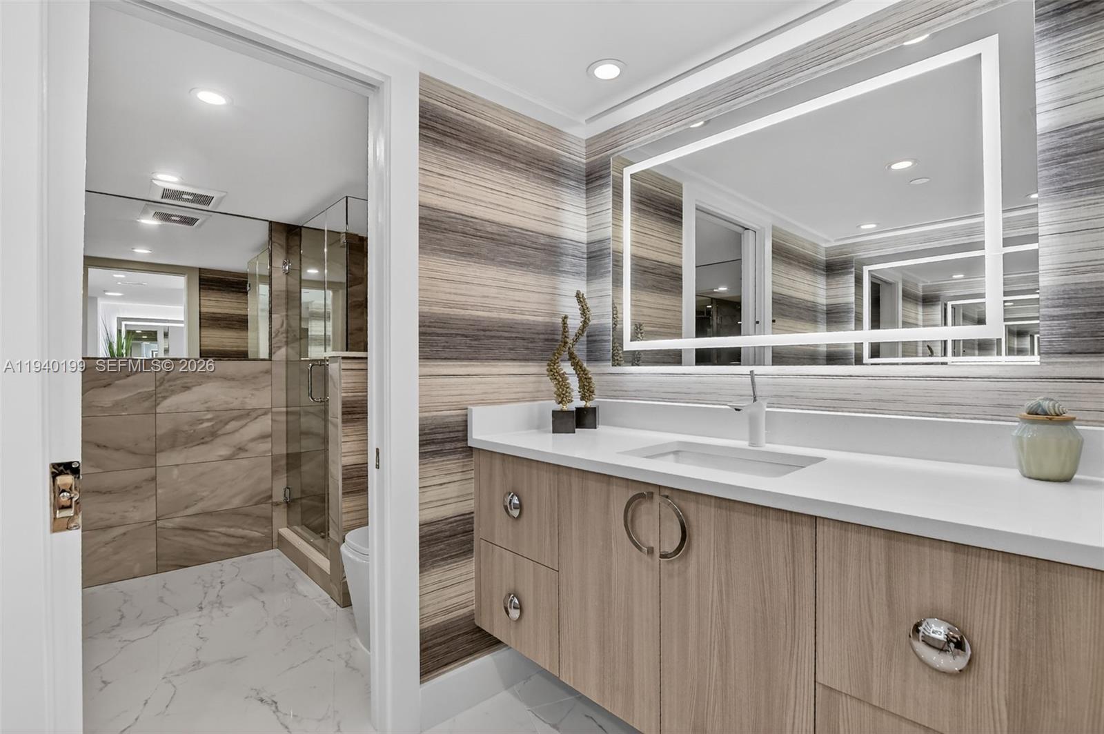 ADMIRALS WALK TOWER CONDO - Residential