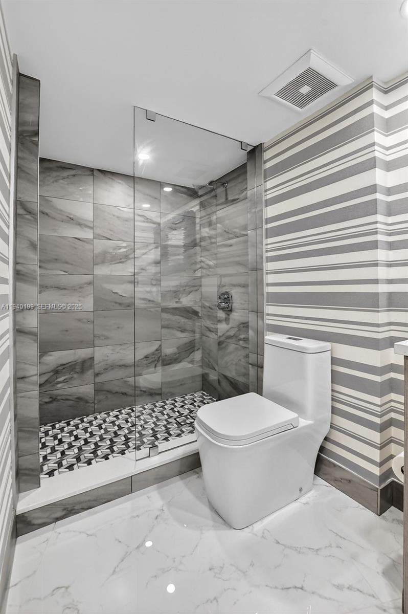 ADMIRALS WALK TOWER CONDO - Residential