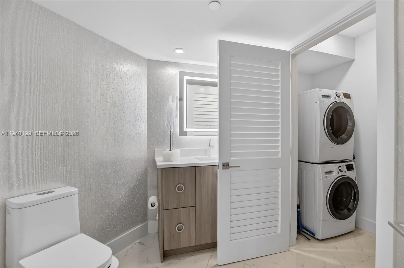 ADMIRALS WALK TOWER CONDO - Residential