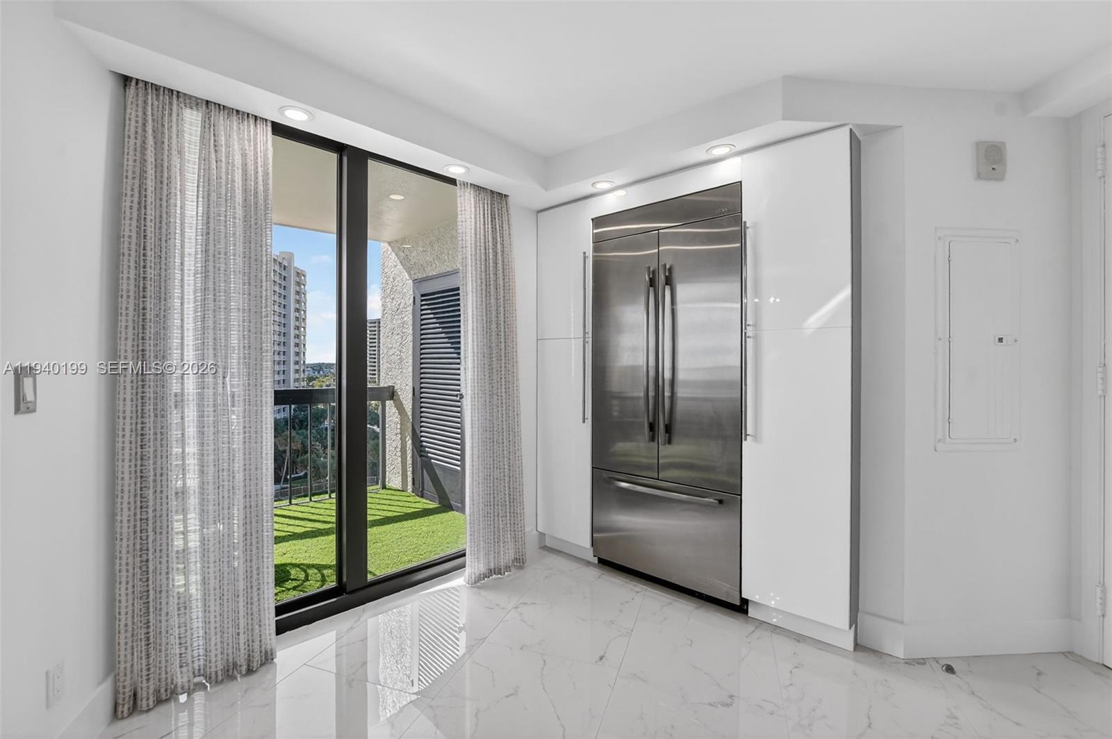 ADMIRALS WALK TOWER CONDO - Residential