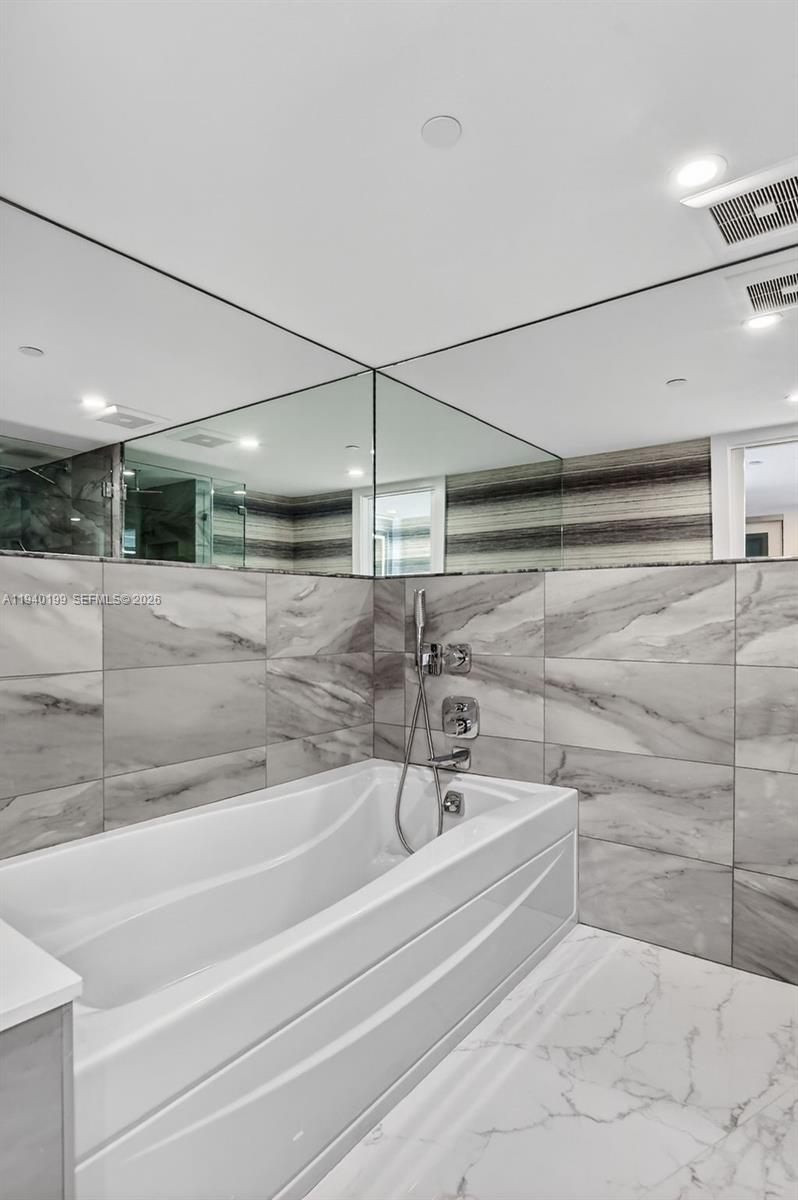 ADMIRALS WALK TOWER CONDO - Residential