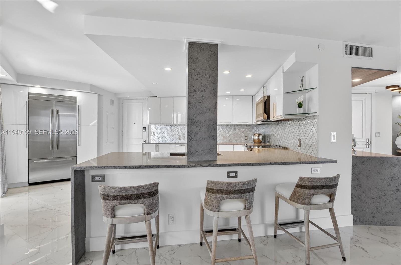 ADMIRALS WALK TOWER CONDO - Residential