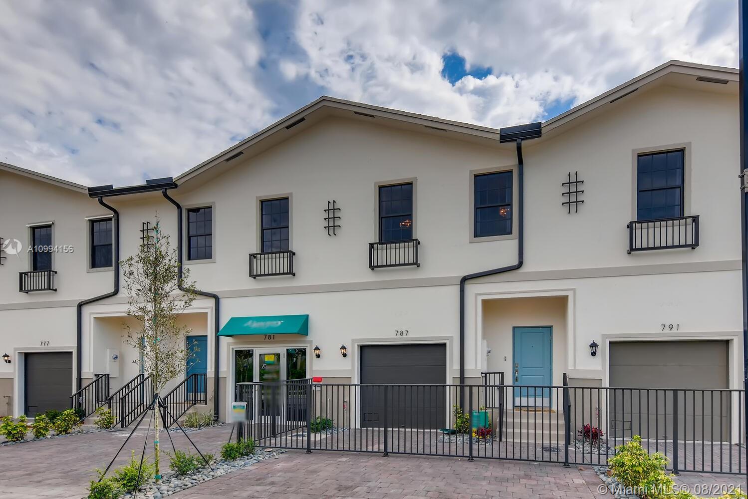 Regal Palm Square - Residential