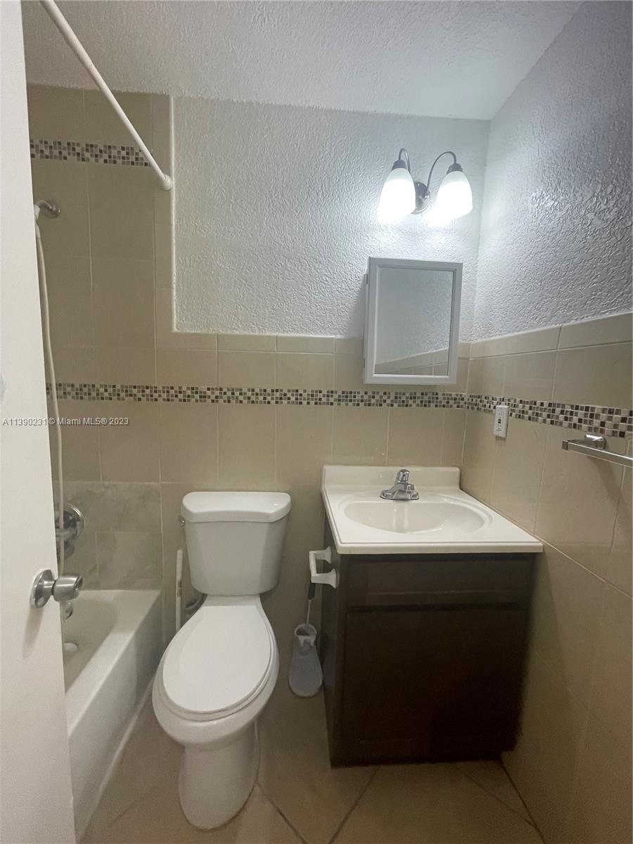 NORTH LAUDERDALE VILLAGE - Residential Lease