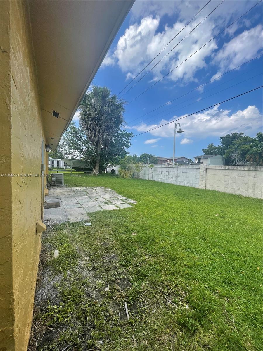 NORTH LAUDERDALE VILLAGE - Residential Lease