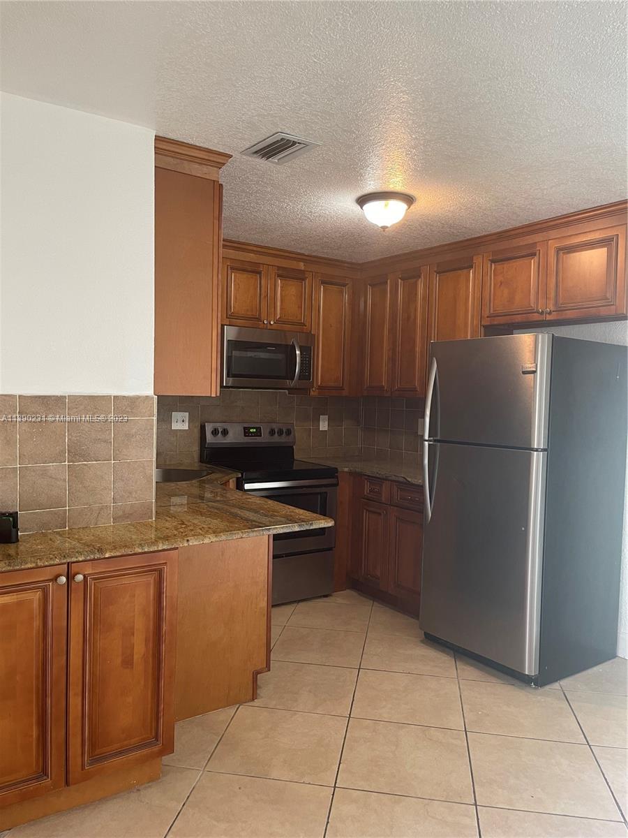NORTH LAUDERDALE VILLAGE - Residential Lease