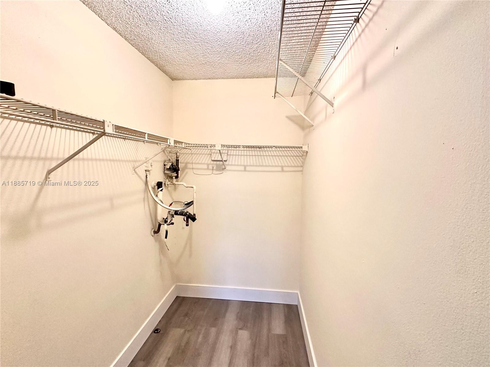 MARINA OAKS CONDO - Residential Lease