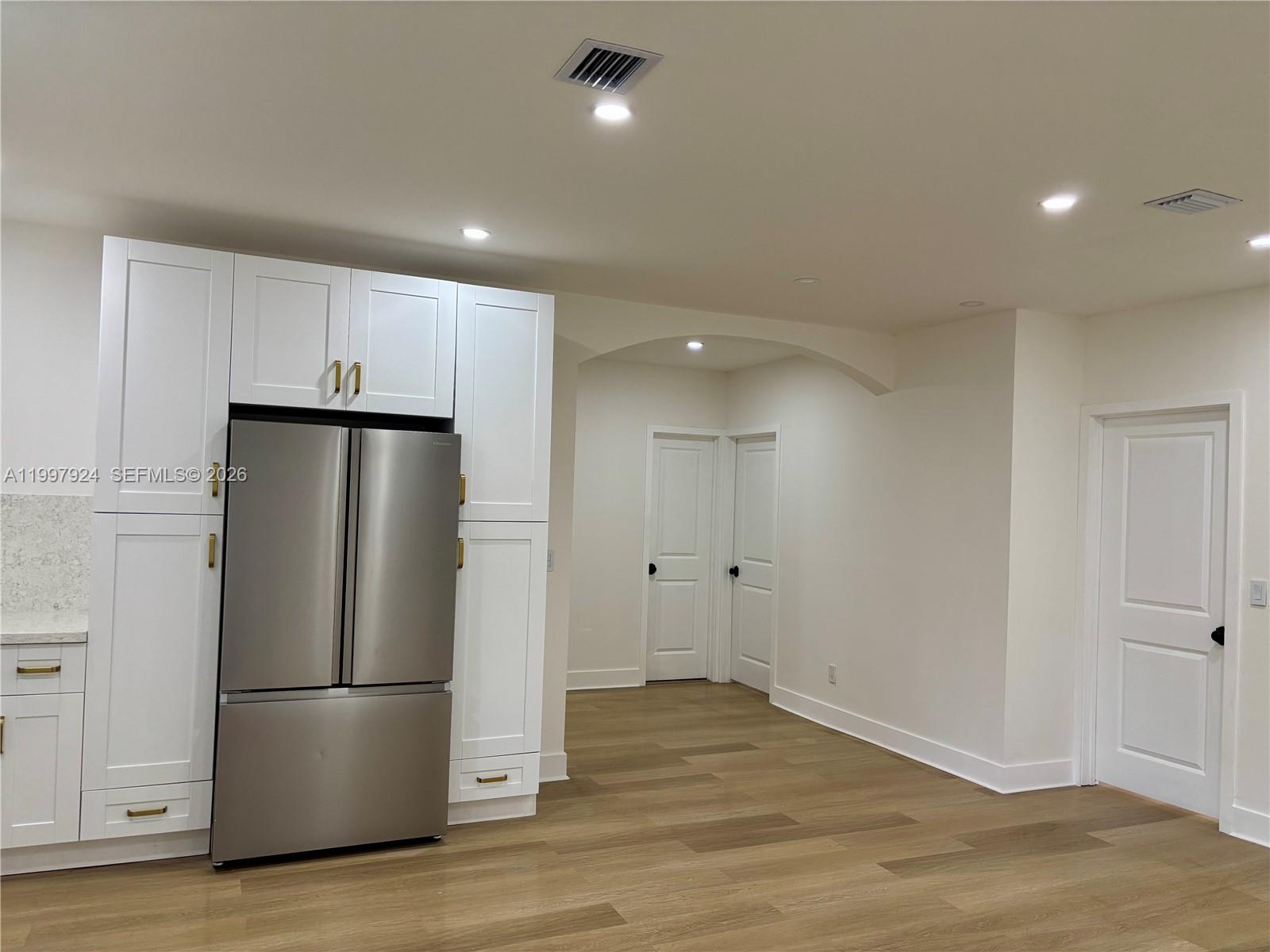 View photos, virtual tours, details... 1231 Lisbon St