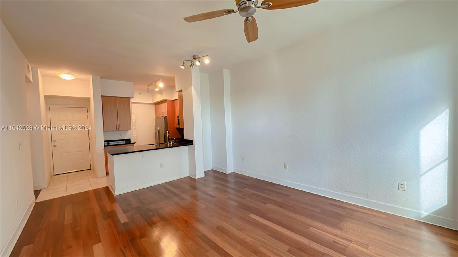 RADIUS CONDO - Residential Lease