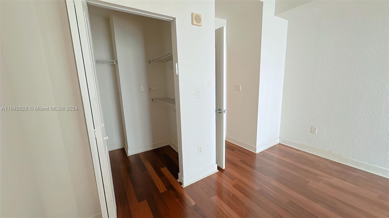 RADIUS CONDO - Residential Lease