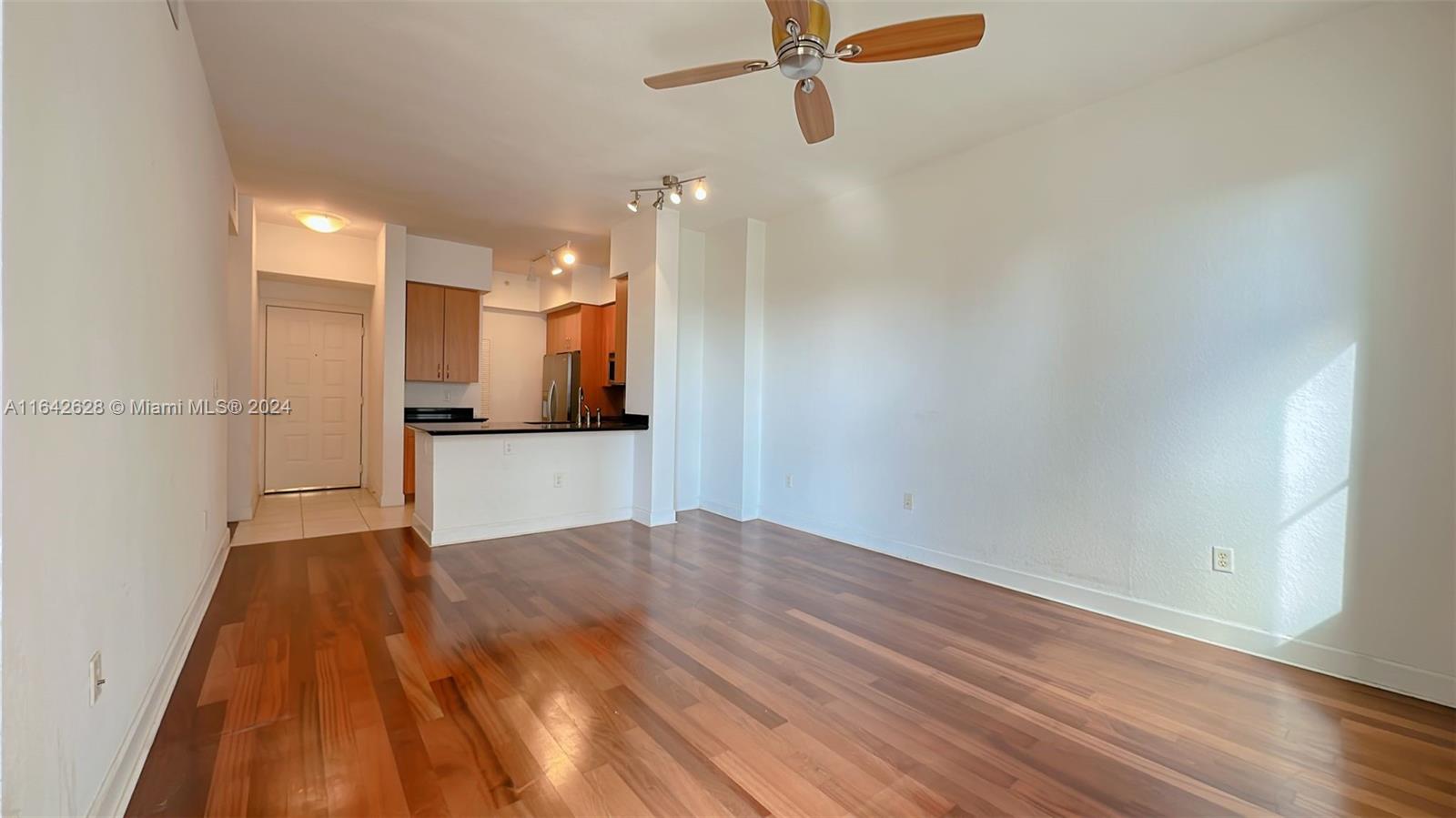 RADIUS CONDO - Residential Lease