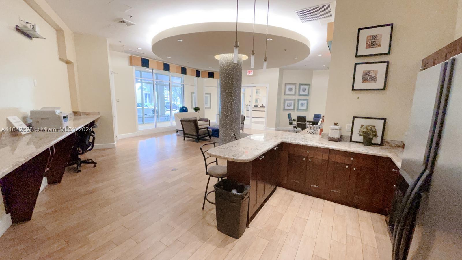 RADIUS CONDO - Residential Lease