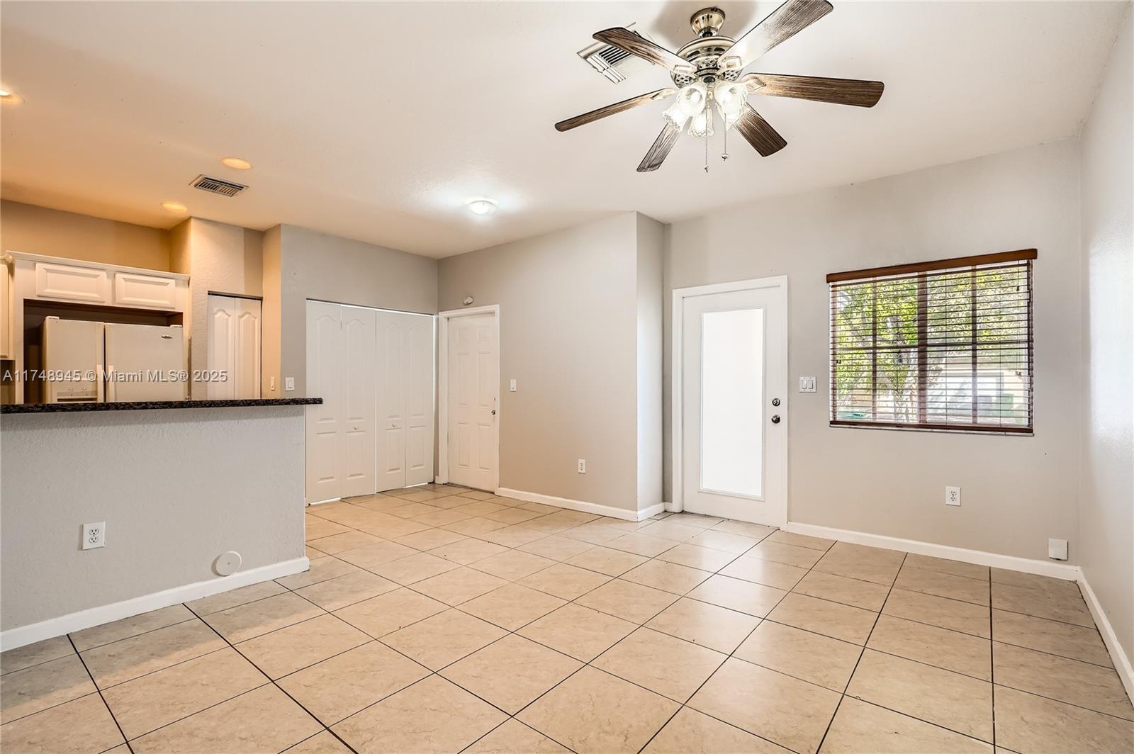 MANDARIN LAKES - Residential