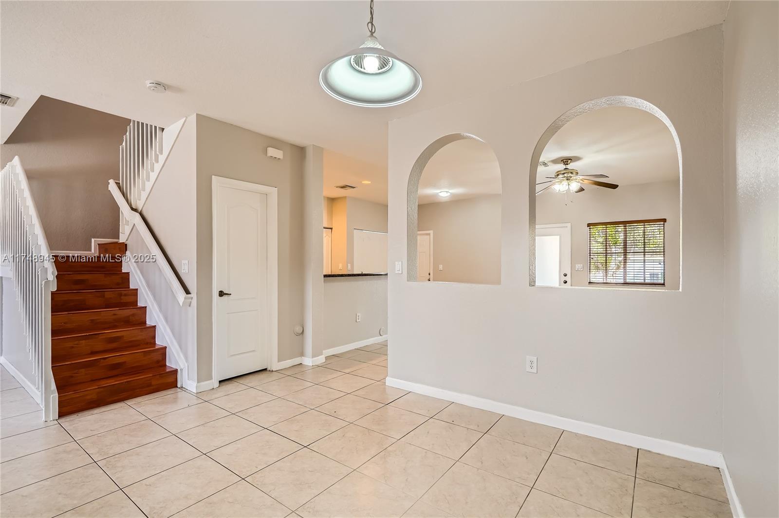 MANDARIN LAKES - Residential