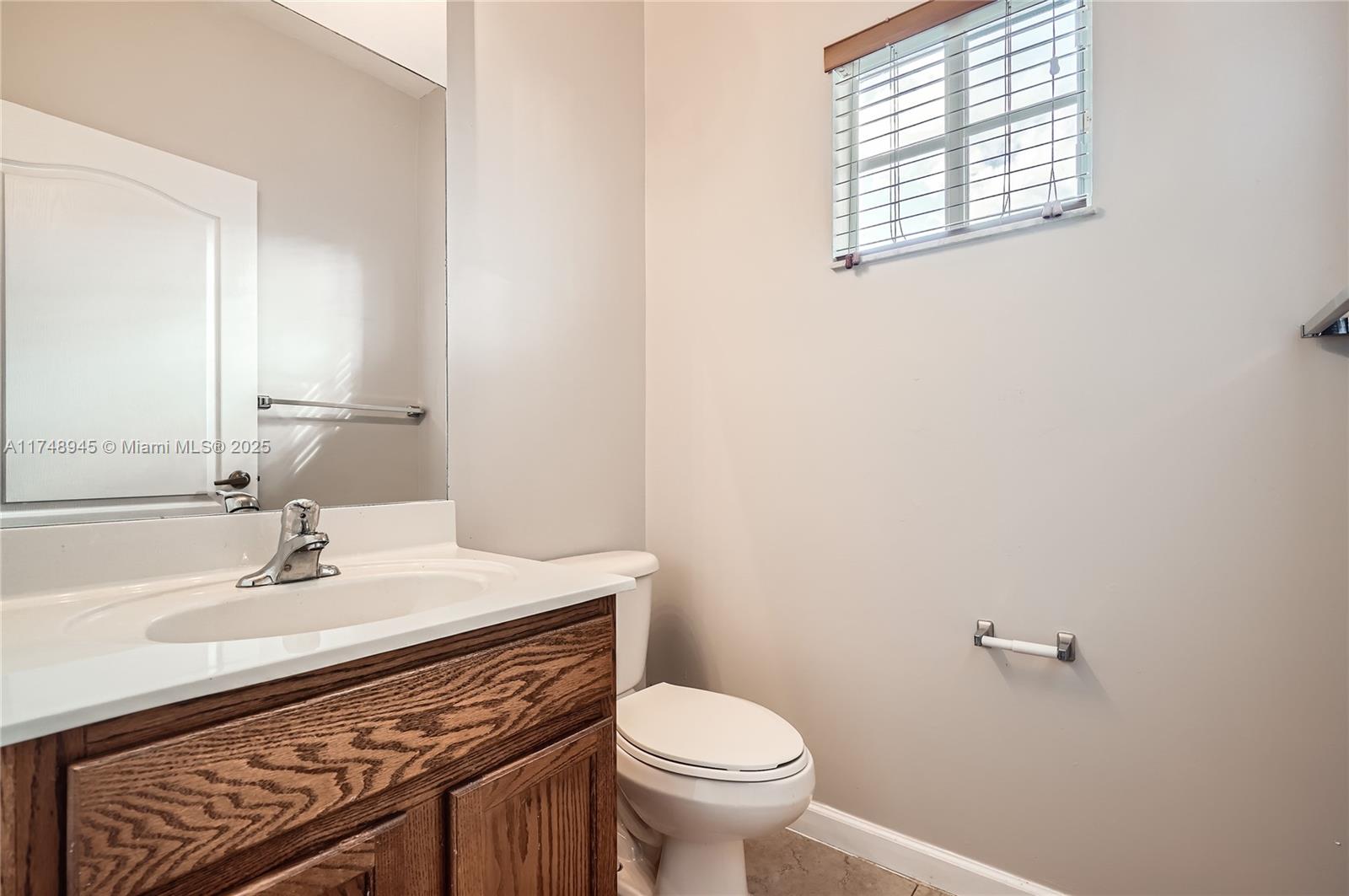 MANDARIN LAKES - Residential