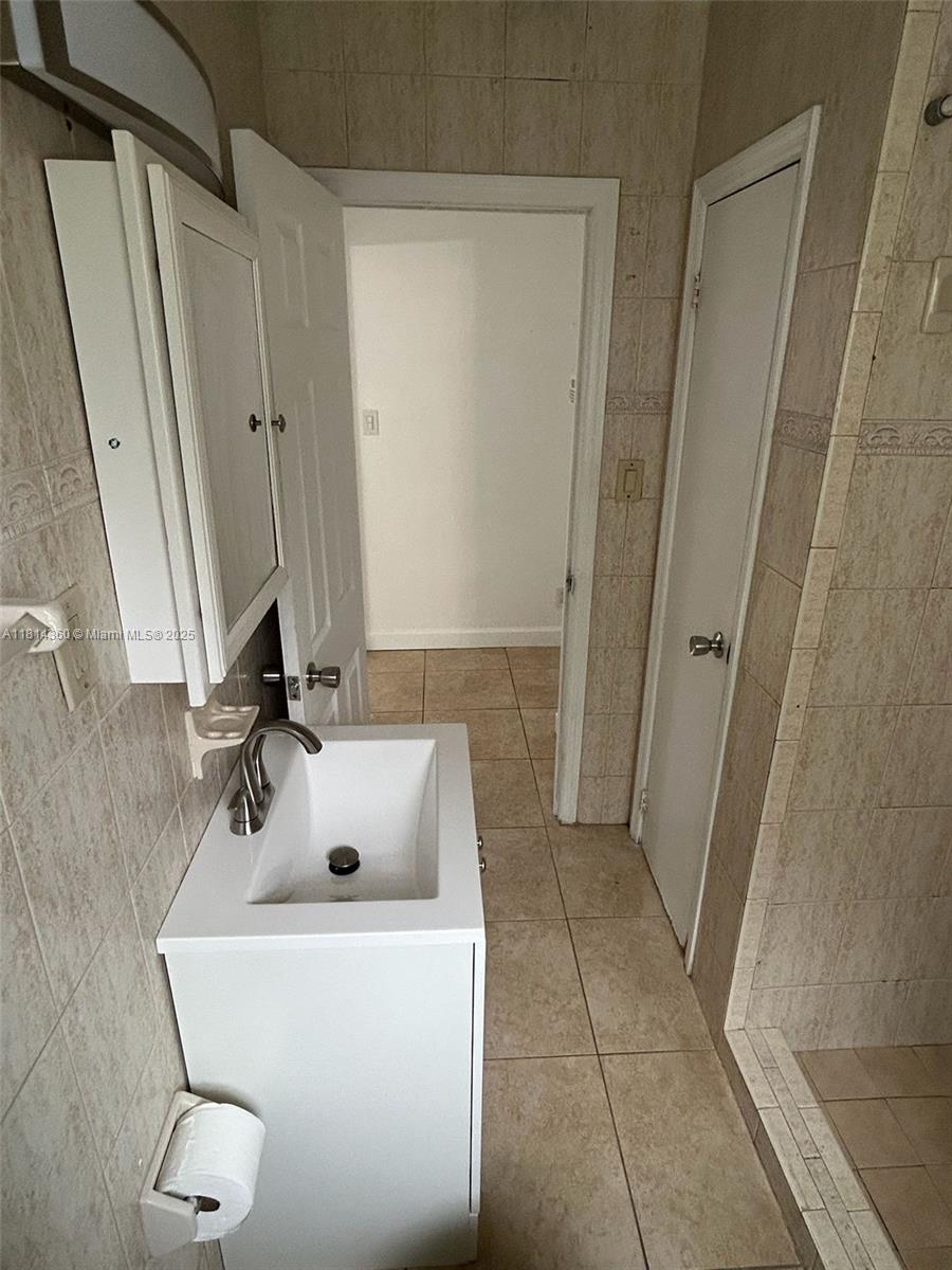 BIRD ROAD HIGHLANDS - Residential Lease