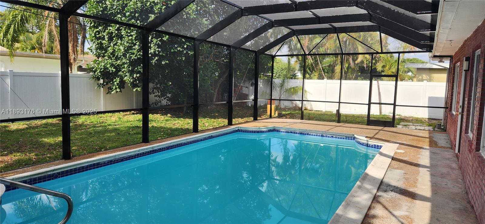 PLANTATION PARK LAKESITES - Residential Lease