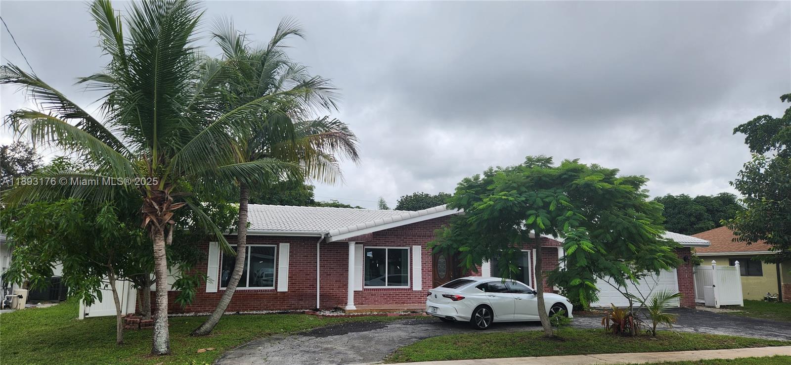 PLANTATION PARK LAKESITES - Residential Lease