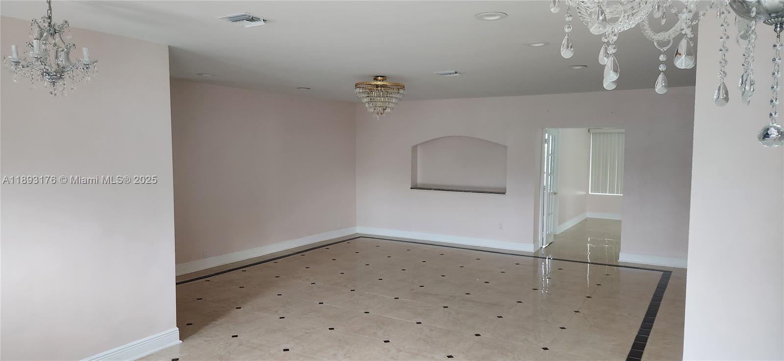 PLANTATION PARK LAKESITES - Residential Lease
