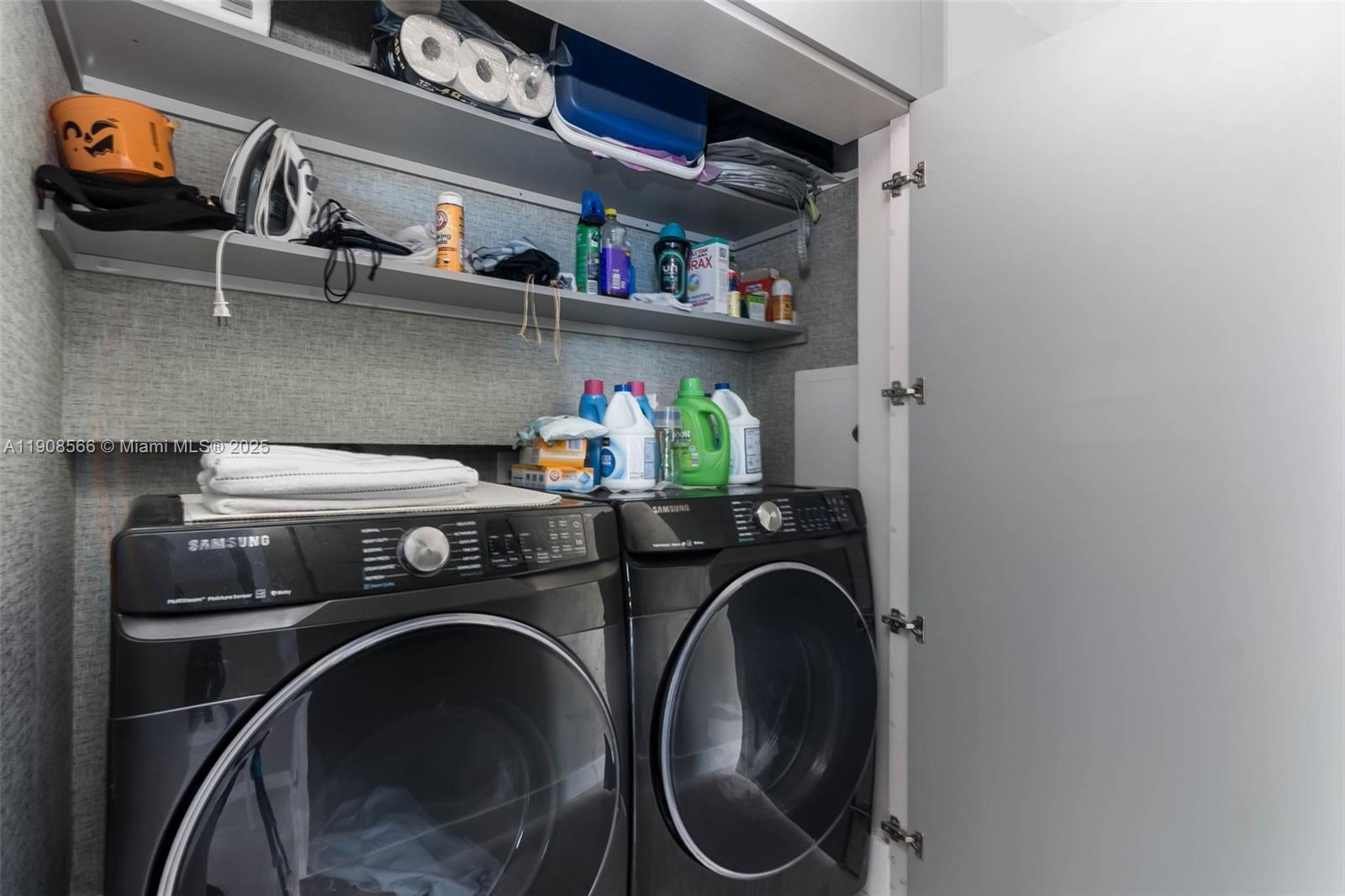 DELVISTA TOWERS CONDO - Residential Lease