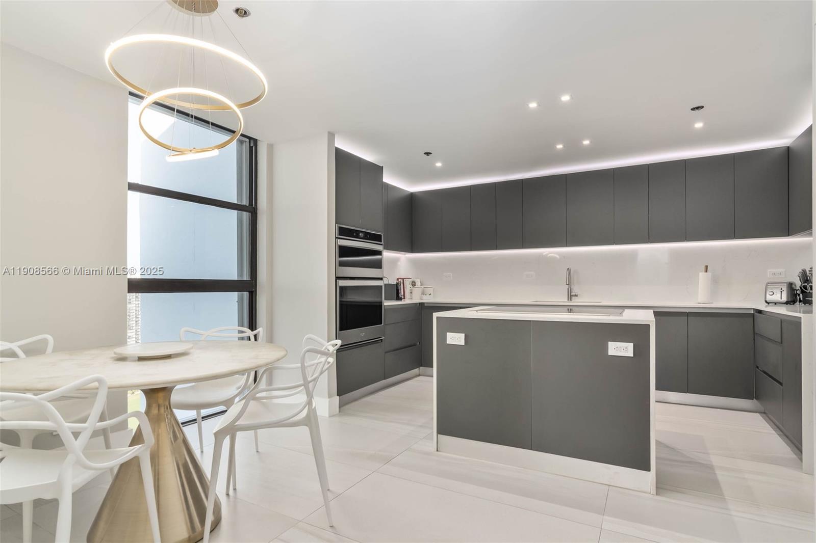 DELVISTA TOWERS CONDO - Residential Lease