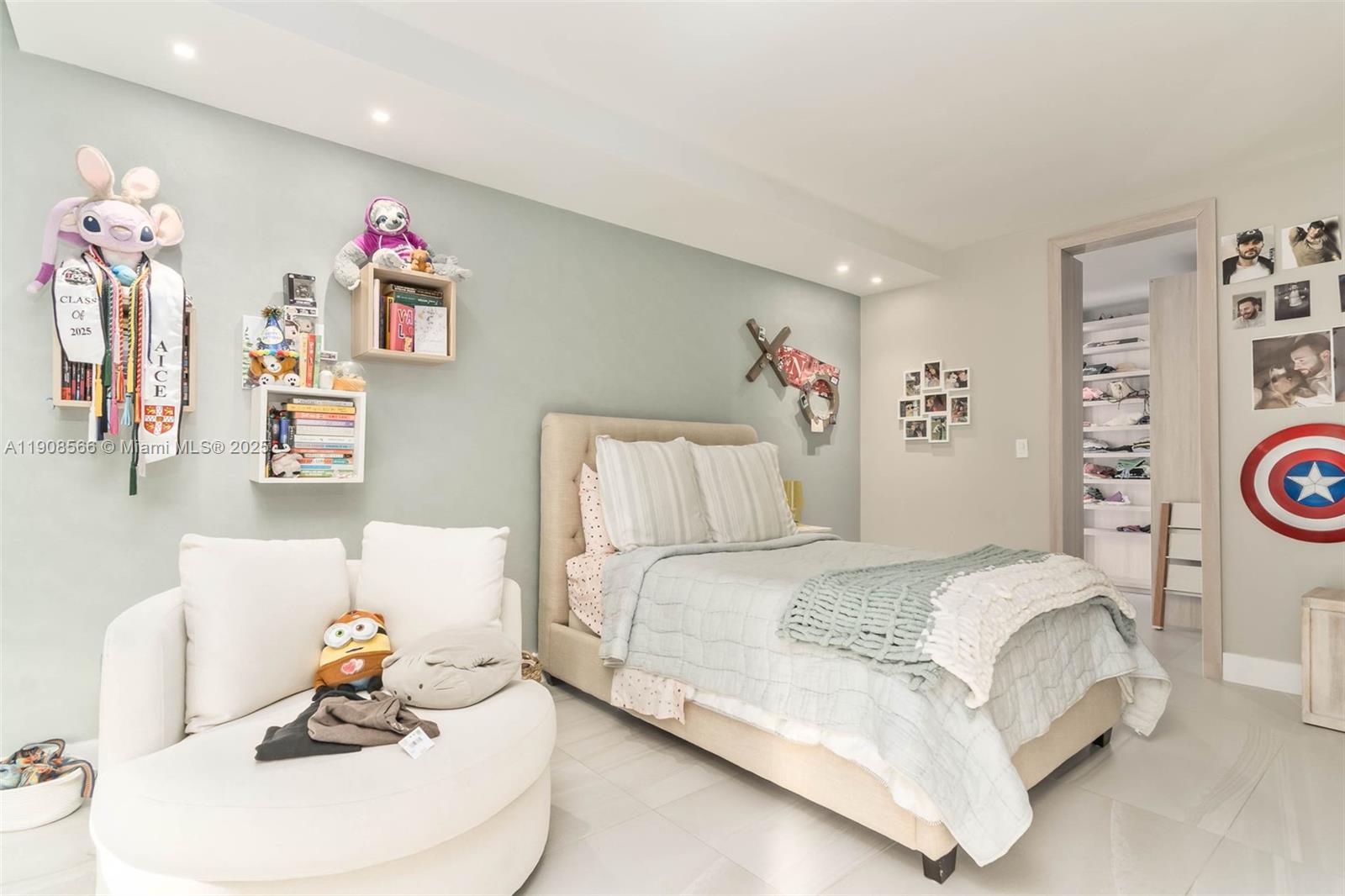 DELVISTA TOWERS CONDO - Residential Lease