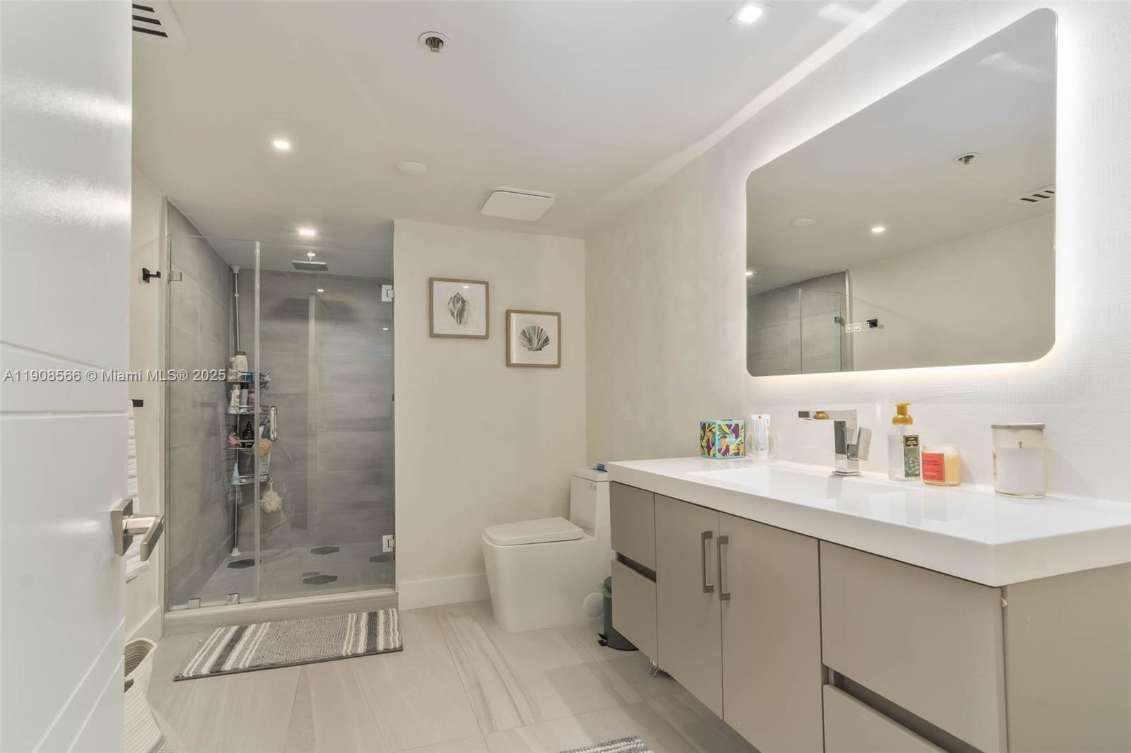 DELVISTA TOWERS CONDO - Residential Lease