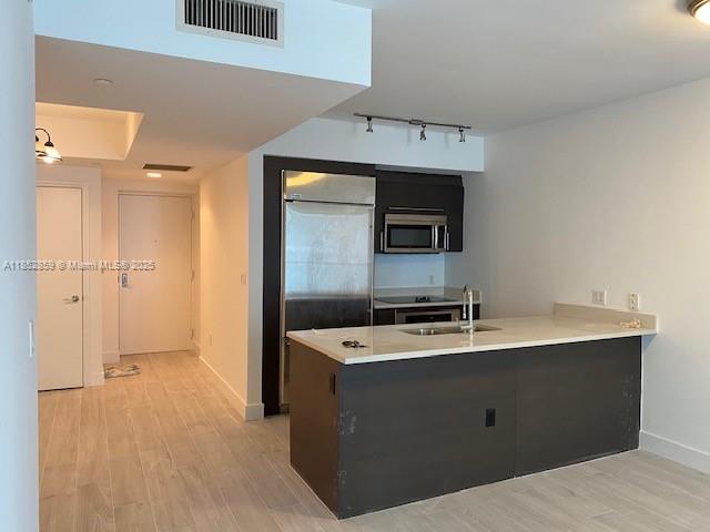SPACIOUS ONE BEDROOMPLUS DEN SPACE PERFECT FOR HOME OFFICE OR SEPARATE DINING SPACE. LARGEST 1 BEDROOM LINE AT 500 BRICKELL WOITH LARGE PRIMARY BATHROOM, WOOD LOOK FLOORS, LARGE BALCONY. GREAT AMENITIES INCLUDING GYM, POOL, ROOFTOP POOL, PARTY ROOMS, ETC. AMAZING LOCATION WALK TO EVERYTHING BRICKELL HAS TO OFFER. TENANT OCCUPIED UNTIL AUG 15, PLEASE CALL IN ADVANCE FOR SHOWINGS.