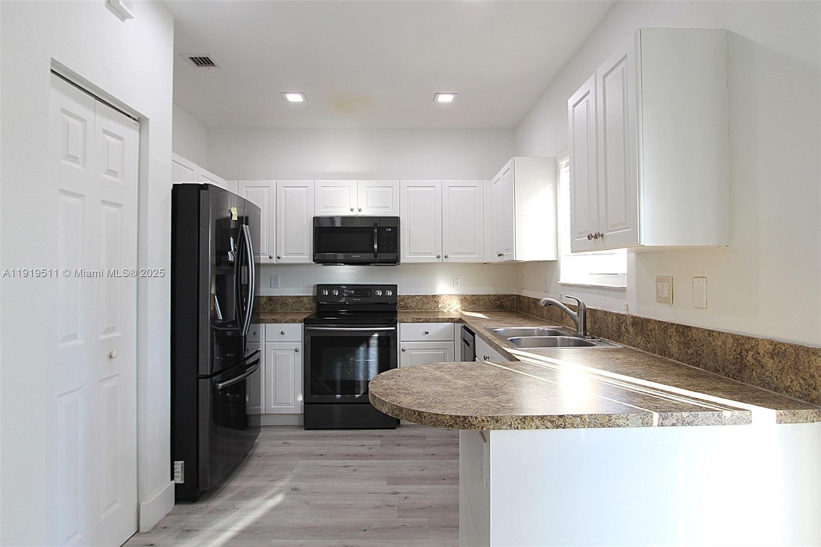 LAKES BY THE BAY CEE - Residential Lease