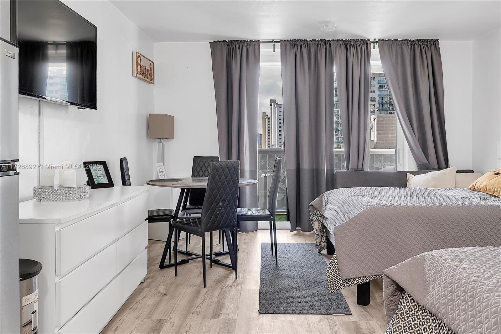 THE AVENTURA BEACH CLUB C - Residential