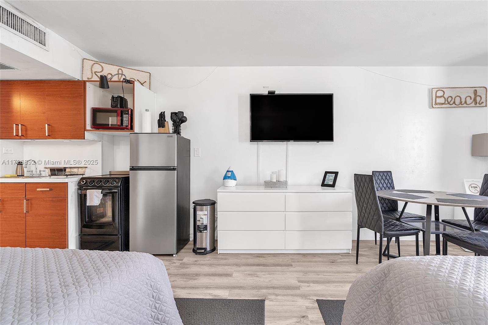 THE AVENTURA BEACH CLUB C - Residential