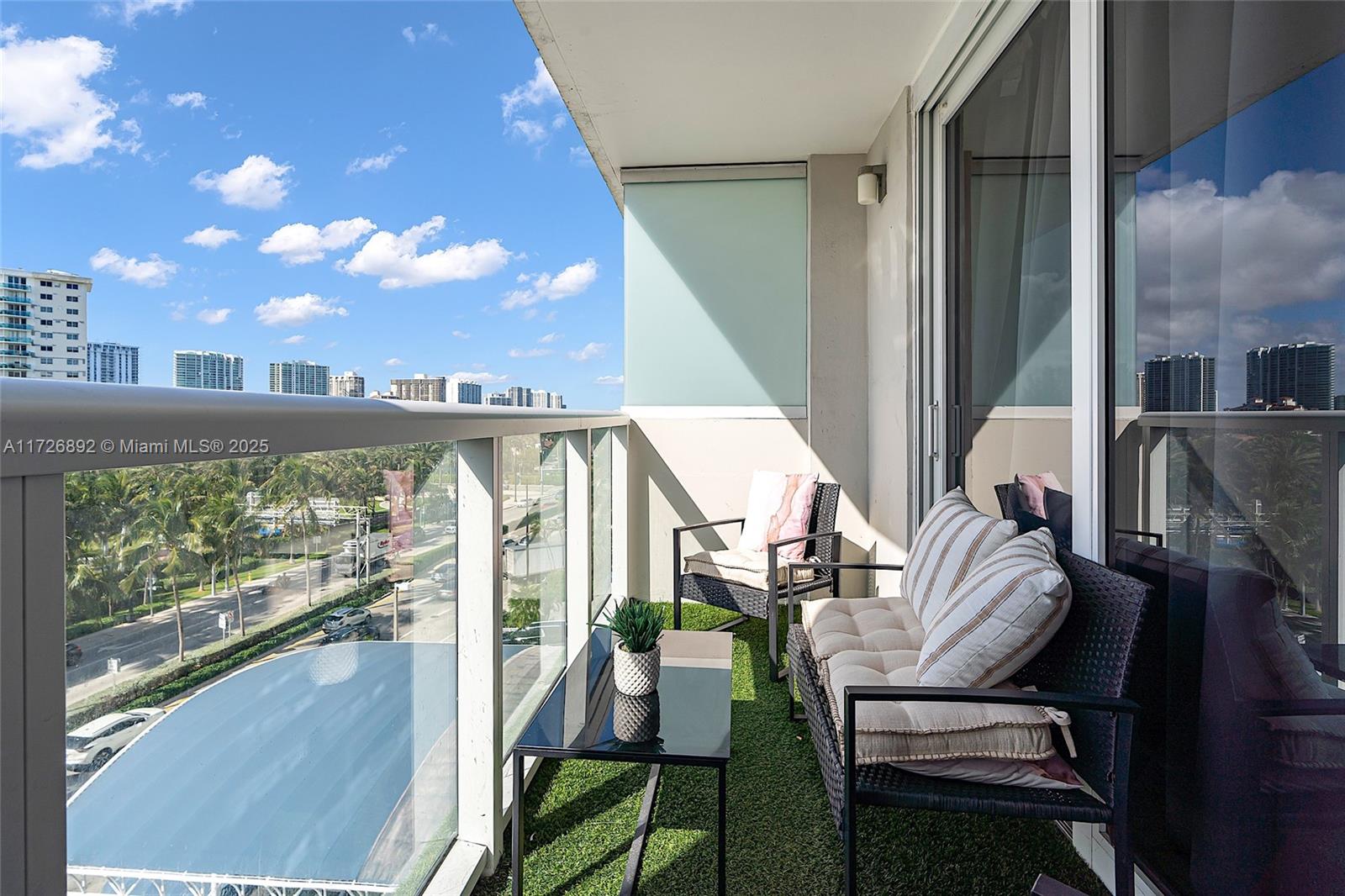 THE AVENTURA BEACH CLUB C - Residential