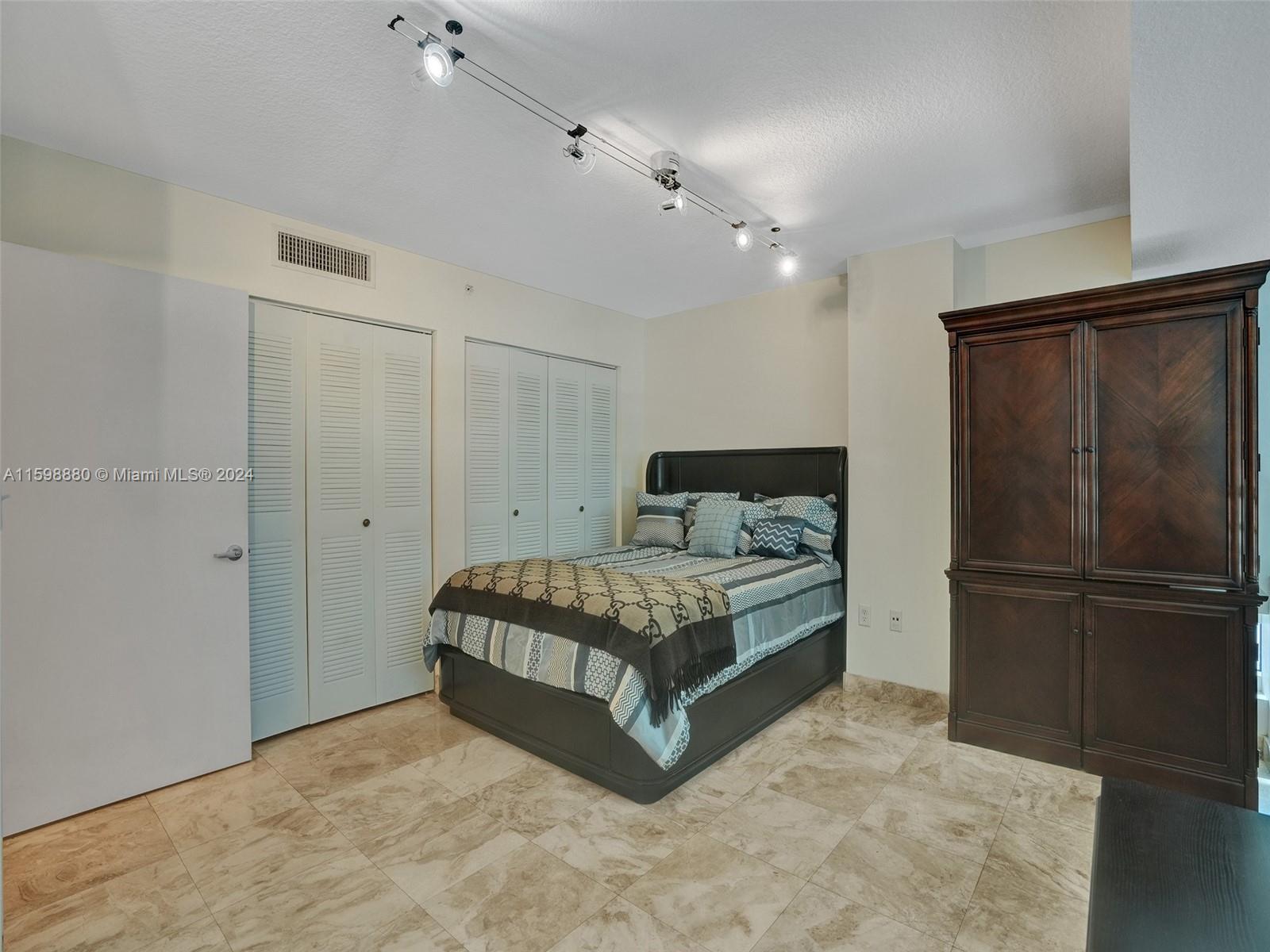 OCEANBLUE CONDO OF MIAMI - Residential