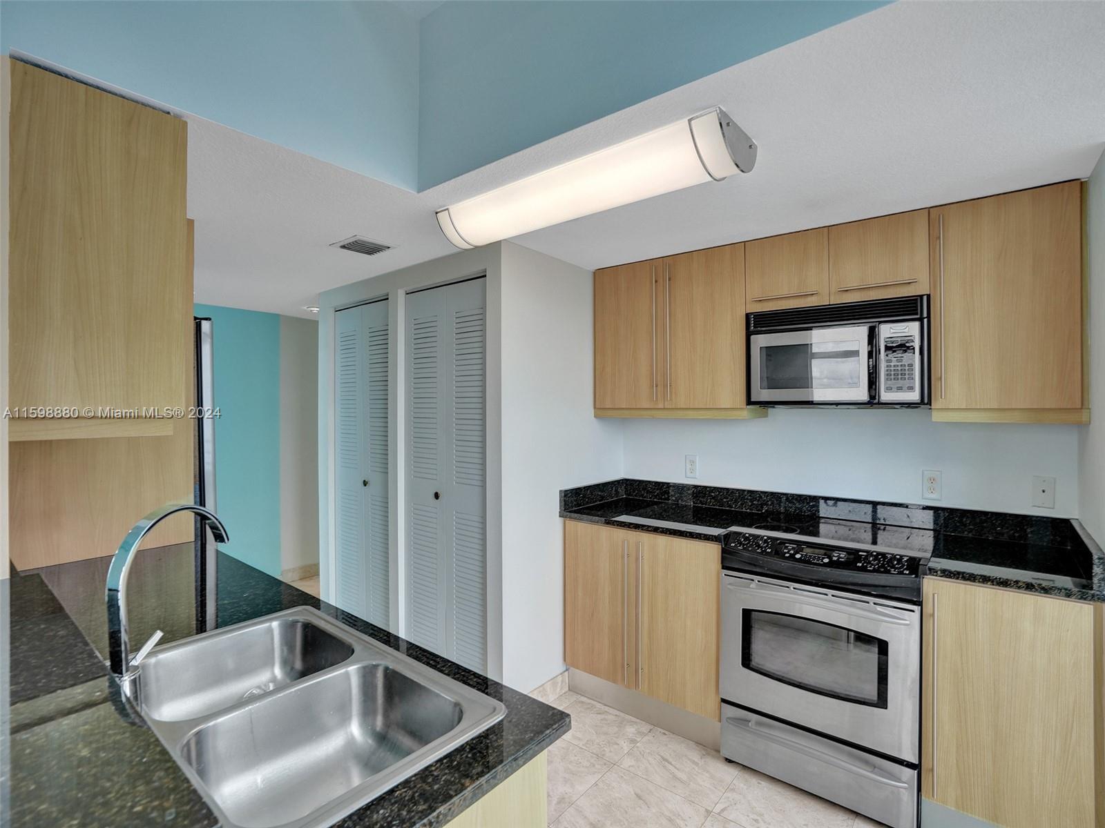 OCEANBLUE CONDO OF MIAMI - Residential