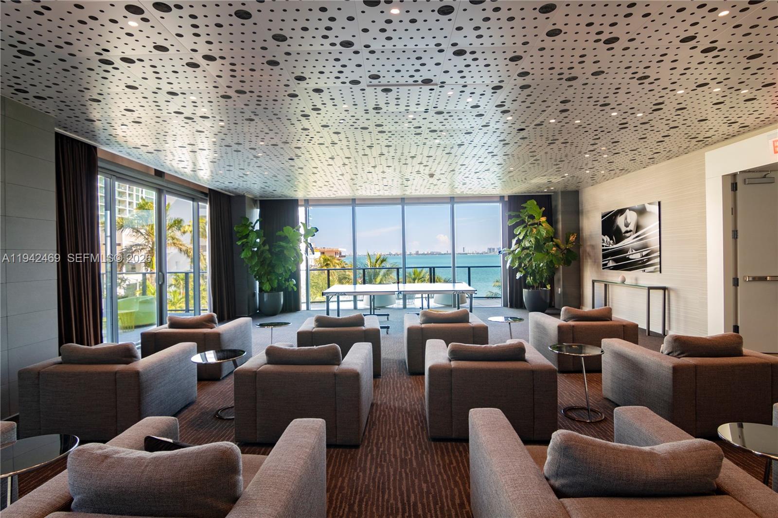 ICON BAY CONDO - Residential