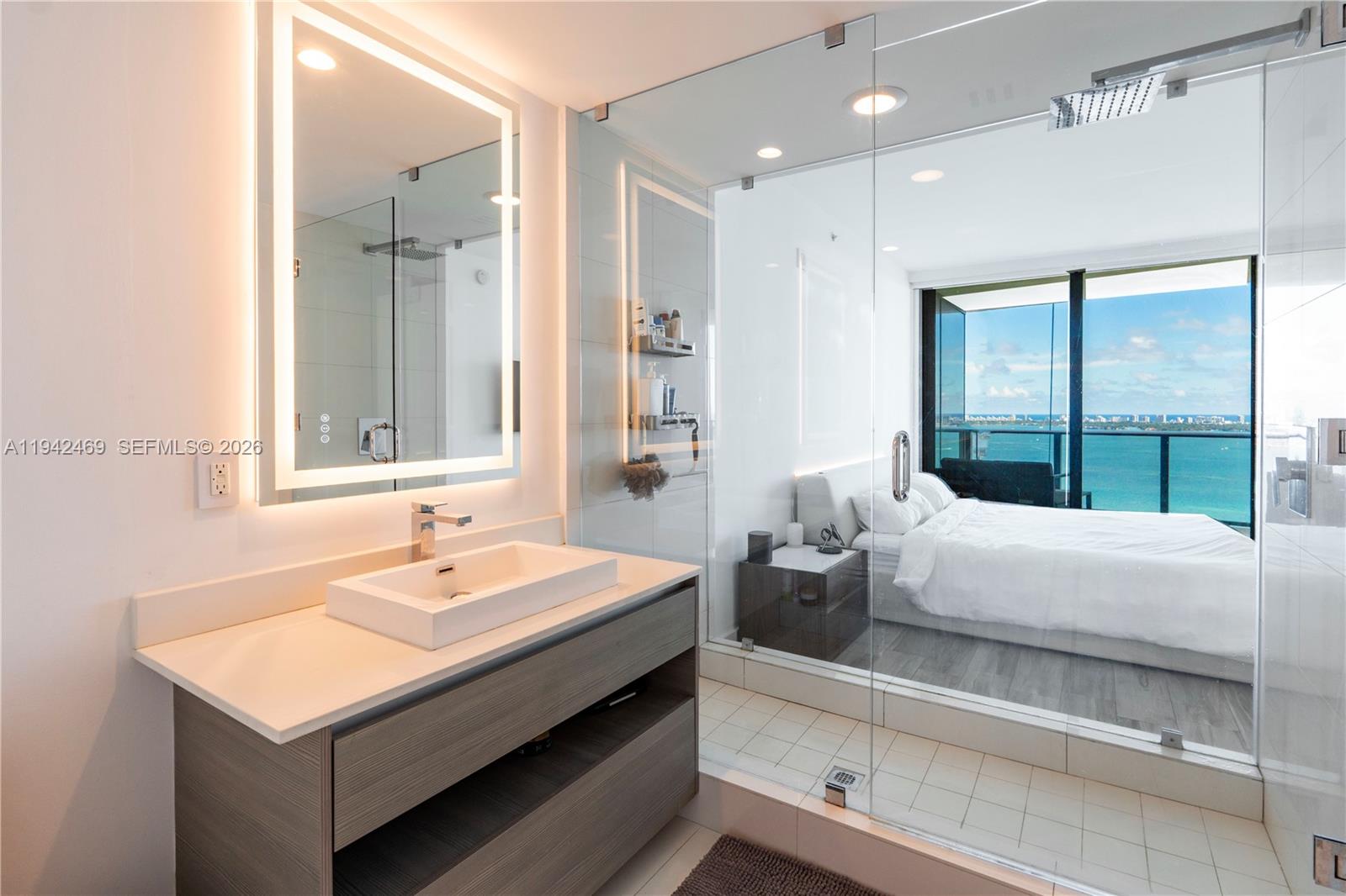 ICON BAY CONDO - Residential